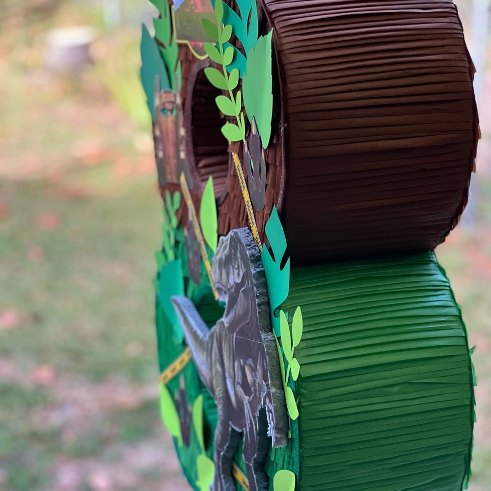 Dinosaur-Themed Party Decoration with Green and Brown Accents - Picture 7 of 10
